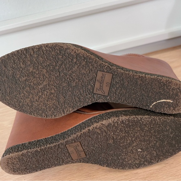 Zodiac brown ankle wedge boots size 10. - Picture 7 of 11